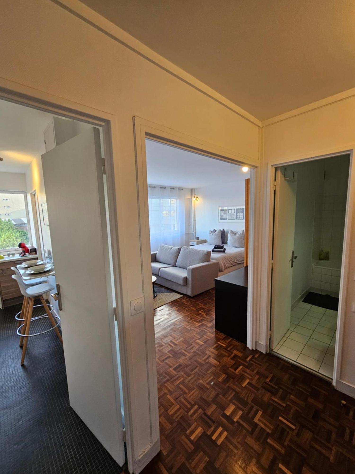 Tour Eiffel Apartment *